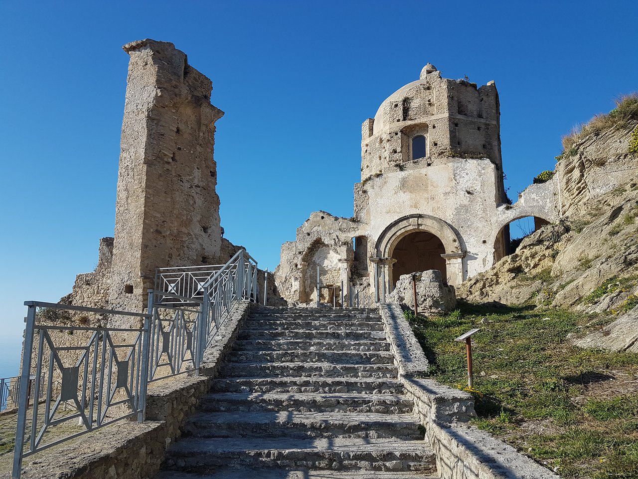 VAcanze ad Amantea, visita al Castello Il Castello di Amantea