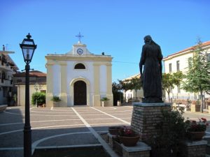 Piazza San Carlo Borromeo a Zambrone